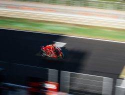 Mengapa Posisi Start MotoGP Tidak Sejajar? Ini Jawabannya