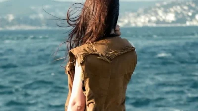 Tanda dia datang saat kesepian