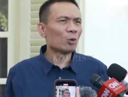 Gibran Sapa Rismon dengan Hangat di Istana: Rangkul dan Beri Hampers