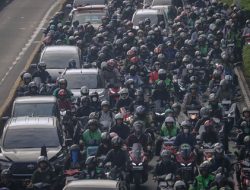Curhat Warga Jakarta di Hari Pertama Kerja: Macet dan Beralih ke Ojol