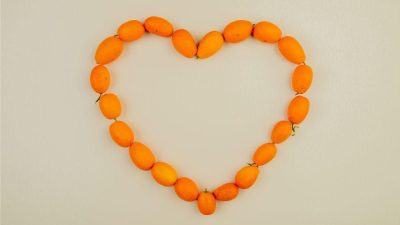 Makna emoji cinta oranye, tanda persahabatan yang hangat