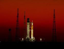 Roket Artemis II Tiba di Landasan, NASA Siap Kirim Astronot ke Bulan Lagi April