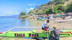 Kemeriahan tradisi ketupat Gorontalo, persiapan balap perahu ketinting di Leato Selatan