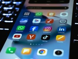 Algoritma Pemisah Pandangan: Bagaimana Filter Bubble Mengancam Demokrasi